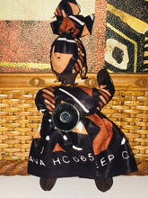 Cargar imagen en el visor de la galería, Imán de mujeres senegalesas
