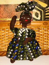 Cargar imagen en el visor de la galería, Imán de mujeres senegalesas
